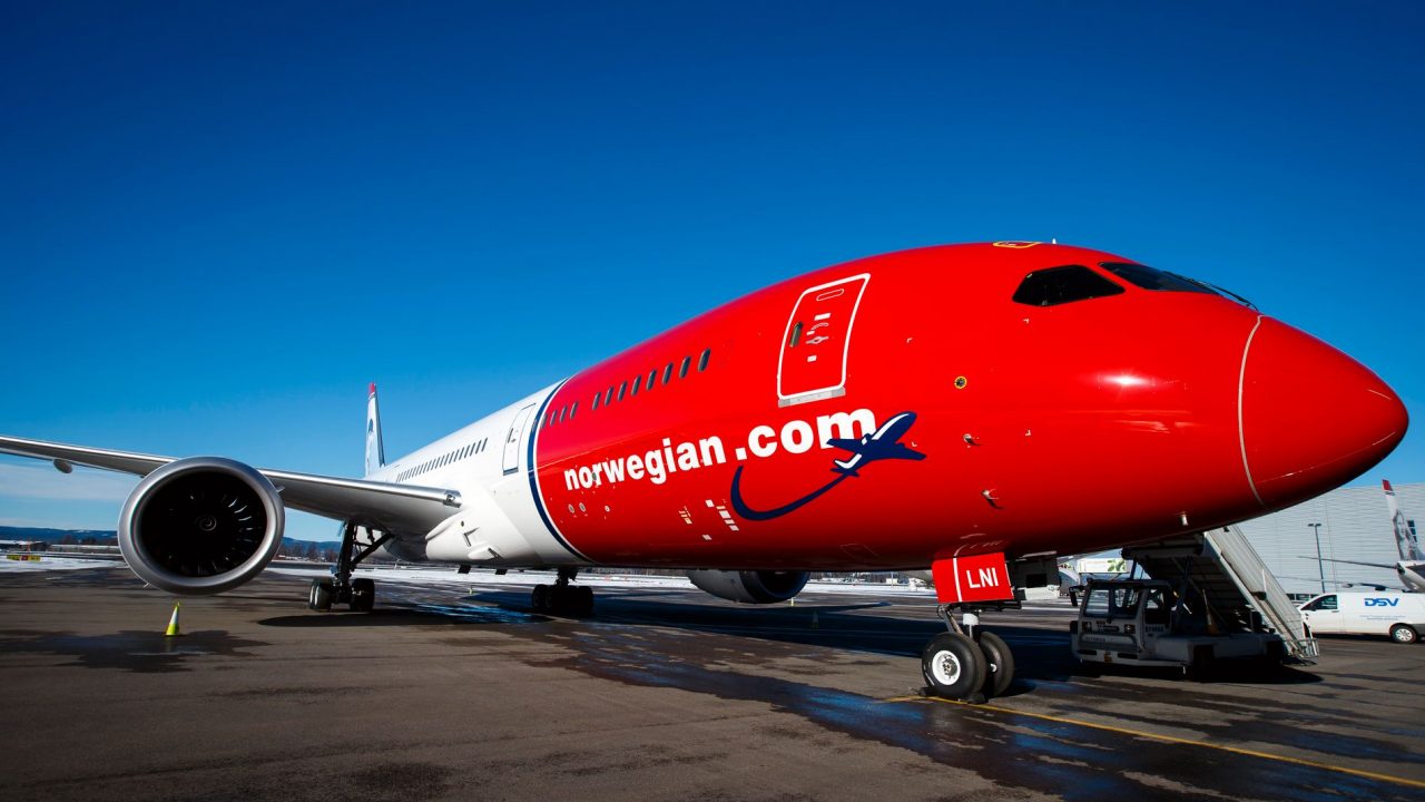 norwegian plane with red nose